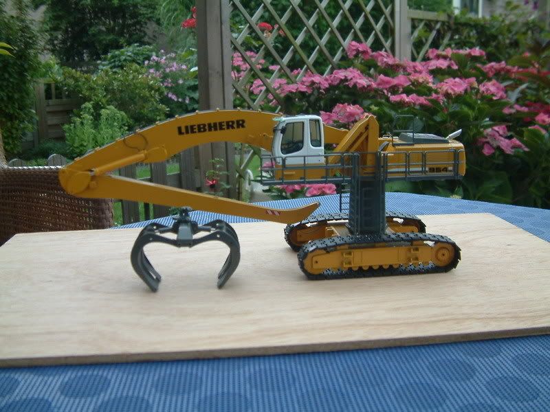 Material Handling models - Terex-Fuchs MHL 350E FQC added